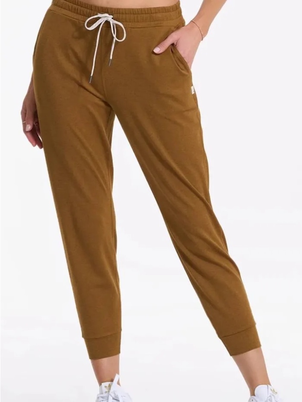 VUORI Performance Jogger in Caramel Heather Large